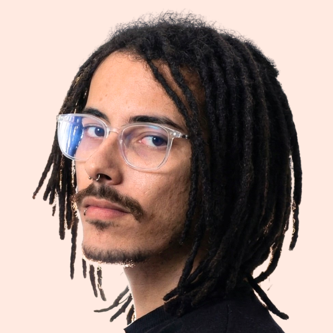 Portrait of Jackson, the editor behind Jaksini